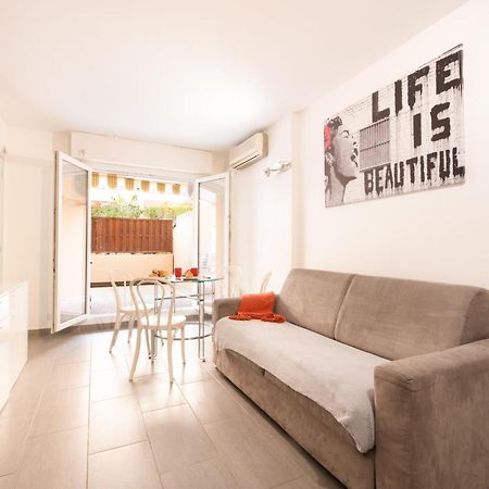 Le Victoria, Centre Ville , Plage Et Parking Gratuit Sainte-Maxime Exterior foto