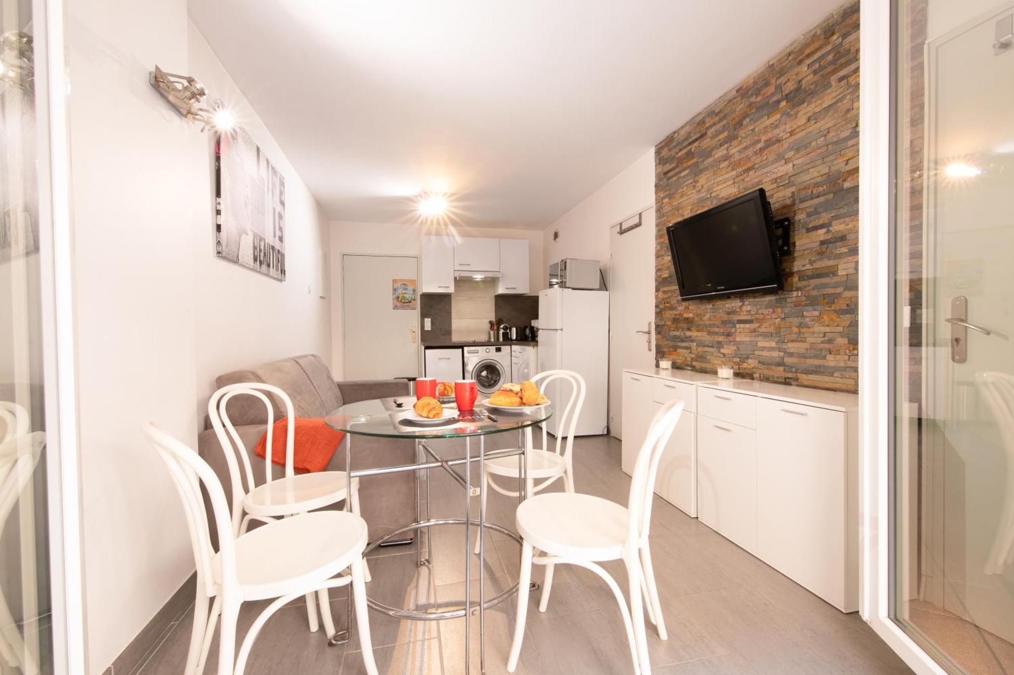 Le Victoria, Centre Ville , Plage Et Parking Gratuit Sainte-Maxime Exterior foto