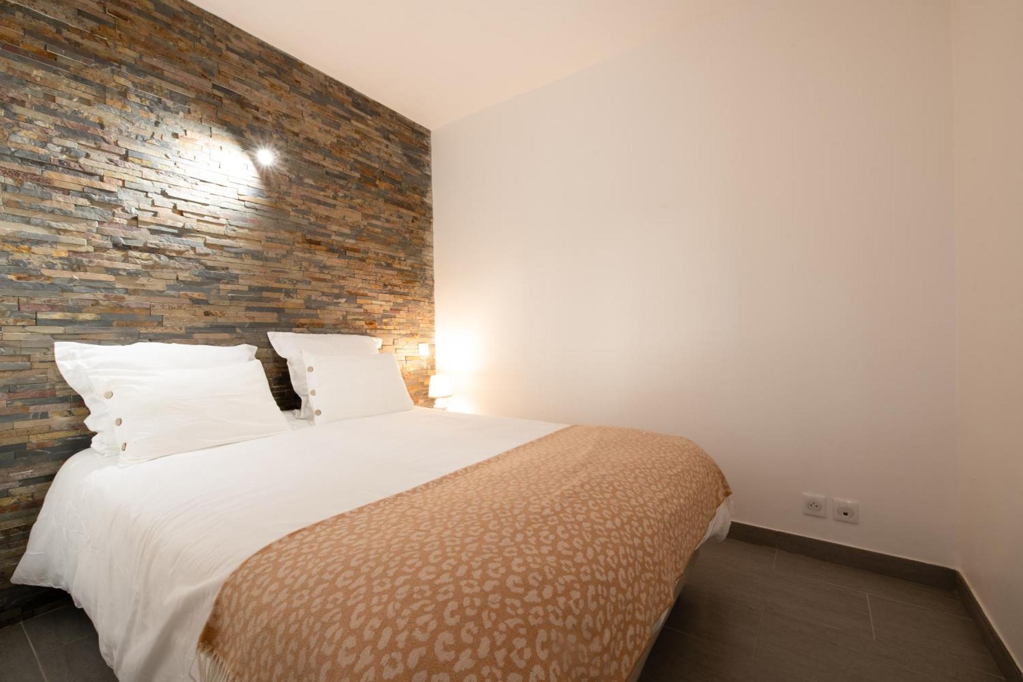 Le Victoria, Centre Ville , Plage Et Parking Gratuit Sainte-Maxime Exterior foto